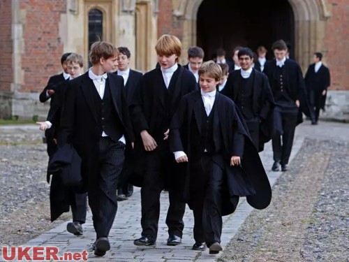 去英国私立高中留学 需要多少钱