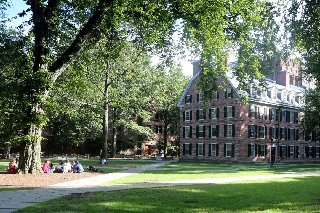 秋季开学来临,哈佛和耶鲁大学的开学演讲出圈了!