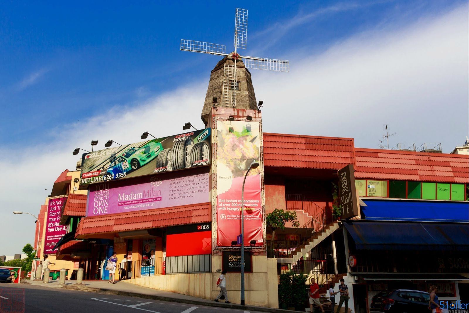 由于这里散发着悠闲的魅力,荷兰村(holland village)是在新加坡的欧
