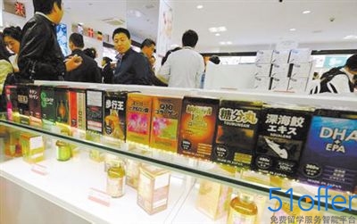 日本黑免税店针对中国人价格翻5倍 导游拿25%