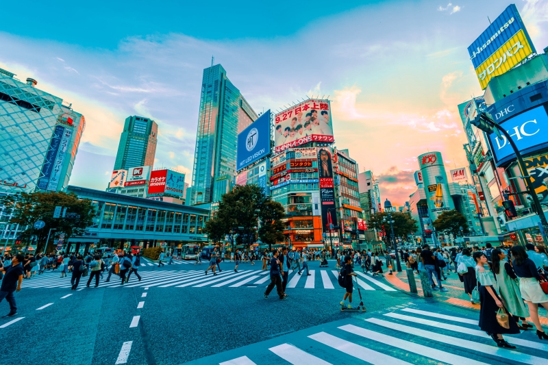 日本留学动漫高中图片