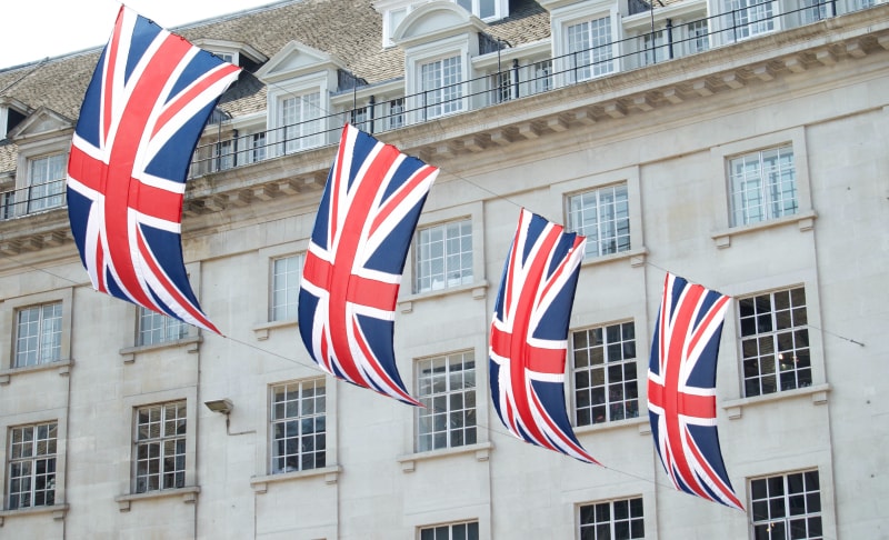 在英国留学的成本是多少 2018年最实惠的英国大学揭晓