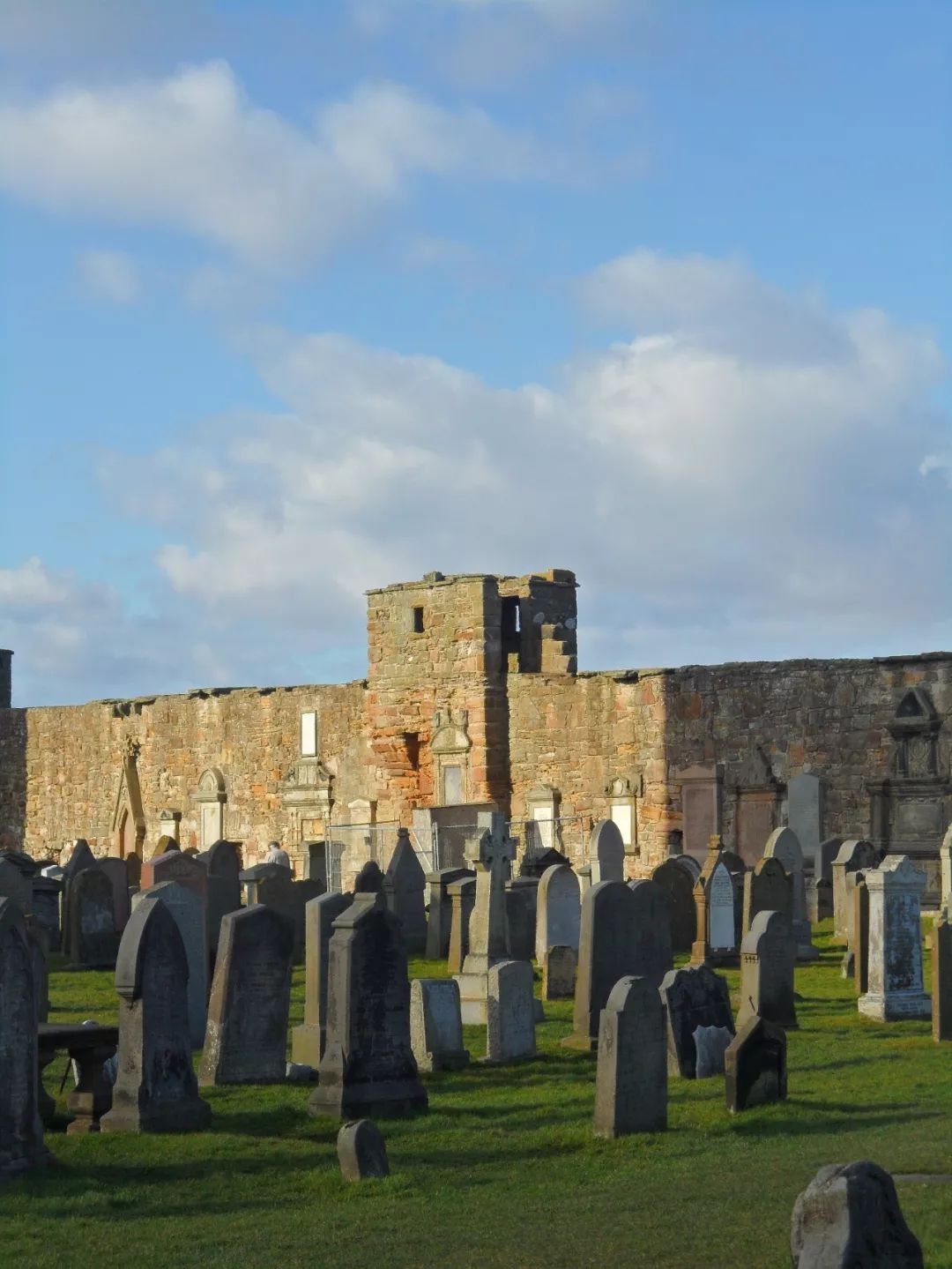 其中,hauntedtower 里的 white lady是最"知名"的代表.